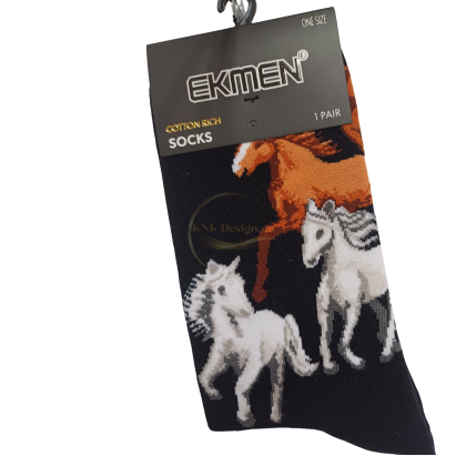чорапи с коне, чорапи на черен фон, чорапи Ekmen, стилни чорапи, коне на чорапи, чорапи с животни, оригинални чорапи, черни чорапи с коне, чорапи с кон, елегантни чорапи, удобни чорапи, чорапи за подарък, спортни чорапи с коне, модни чорапи, аксесоари с к