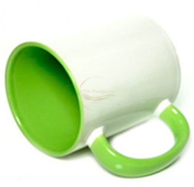 БЯЛА КЕРАМИЧНА ЧАША СЪС ЗЕЛЕНА ДРЪЖКА И ВЪТРЕШНА ЧАСТ